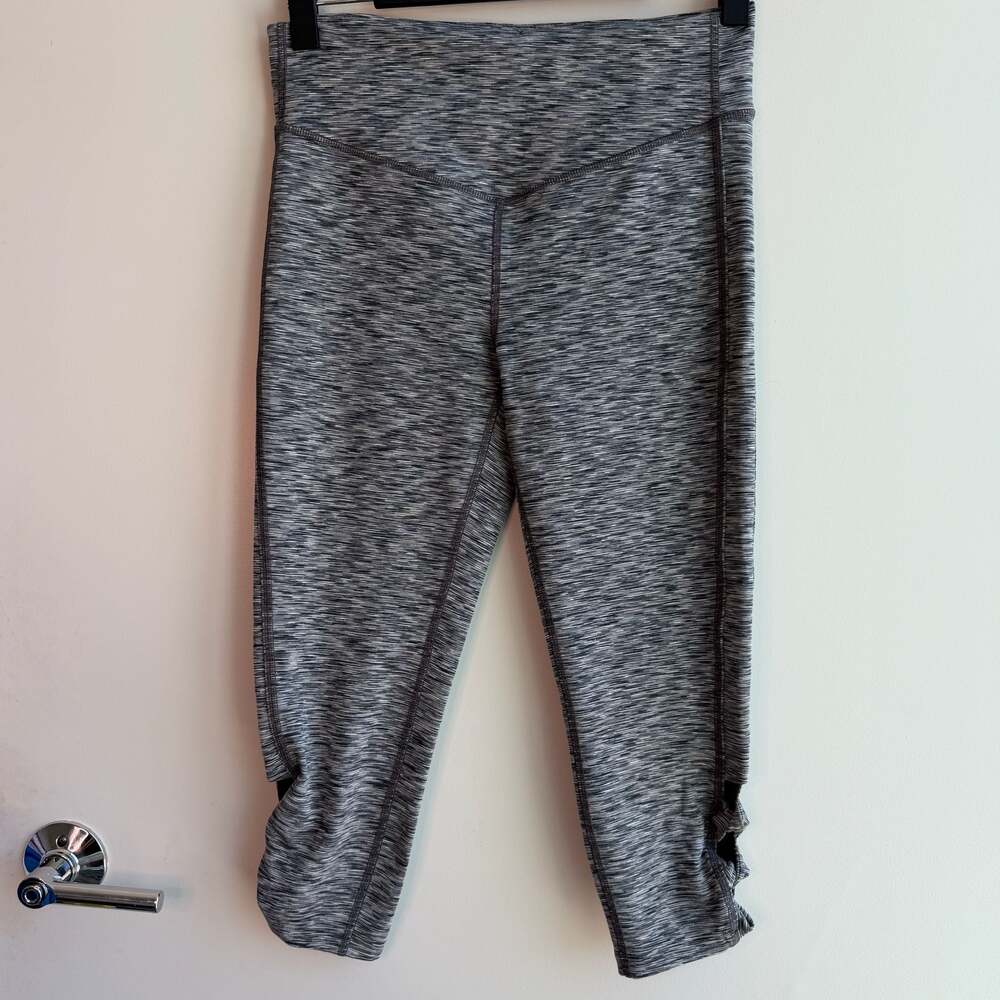 GapFit Blackout Technology Space Dye Capri Leggings with Cutout Hem